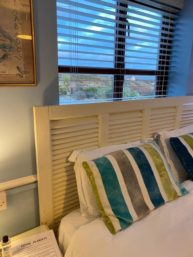 Blackthorn Farm Bed and Breakfast Holyhead Esterno foto