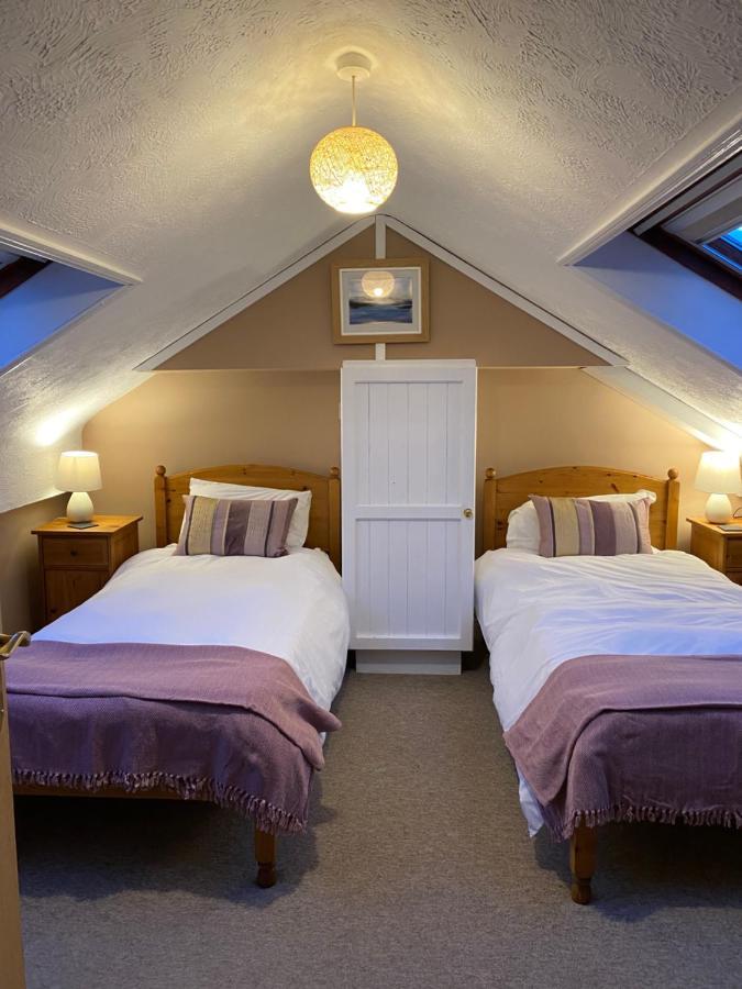 Blackthorn Farm Bed and Breakfast Holyhead Esterno foto