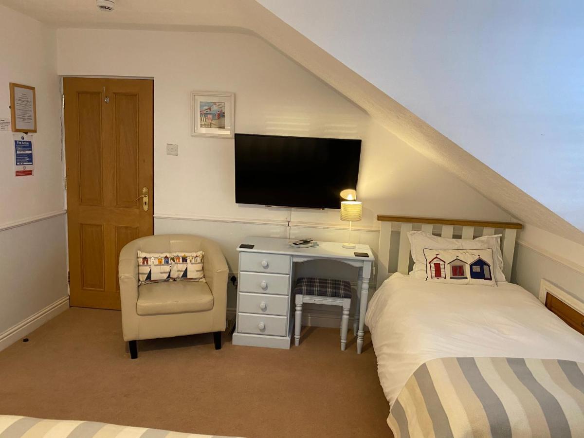 Blackthorn Farm Bed and Breakfast Holyhead Esterno foto