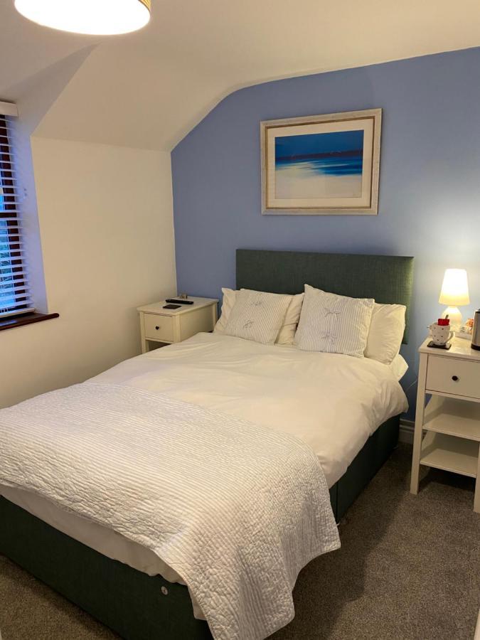 Blackthorn Farm Bed and Breakfast Holyhead Esterno foto