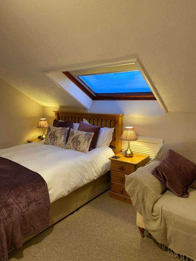 Blackthorn Farm Bed and Breakfast Holyhead Esterno foto