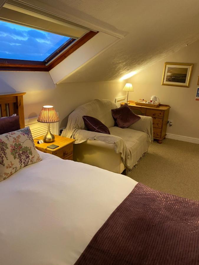 Blackthorn Farm Bed and Breakfast Holyhead Esterno foto