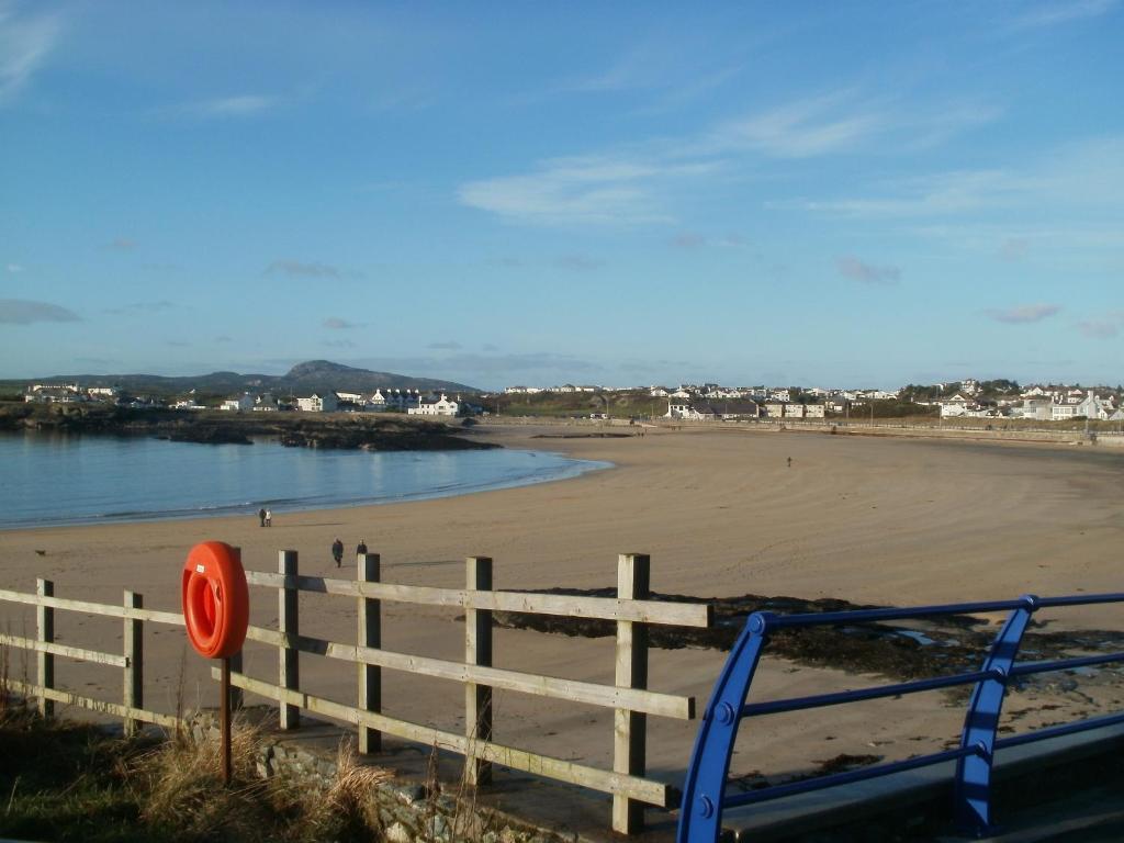 Blackthorn Farm Bed and Breakfast Holyhead Esterno foto