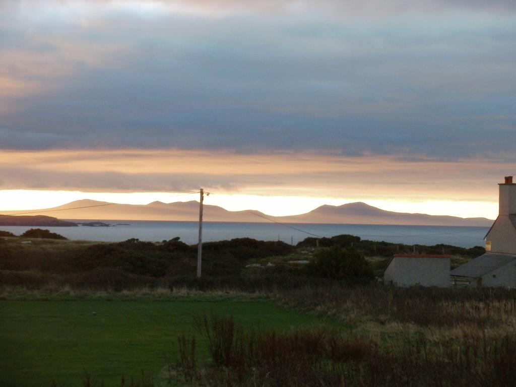 Blackthorn Farm Bed and Breakfast Holyhead Esterno foto
