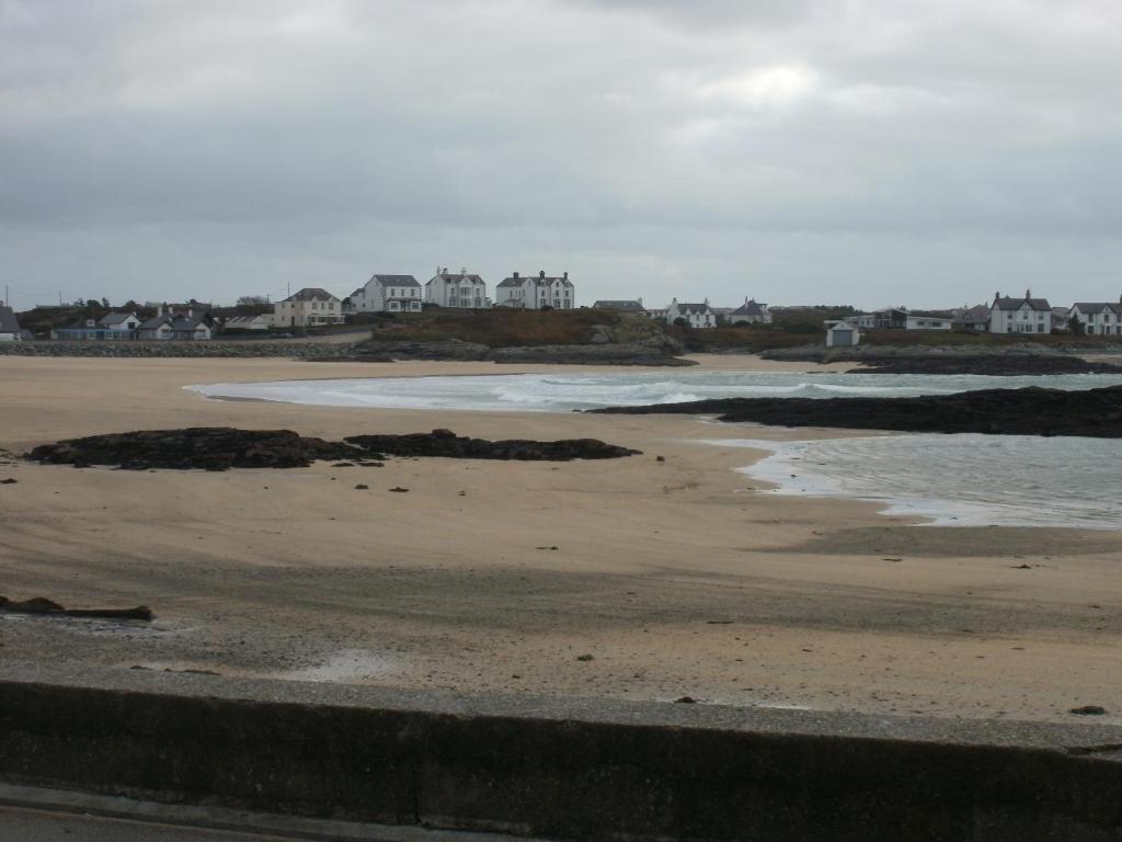 Blackthorn Farm Bed and Breakfast Holyhead Esterno foto