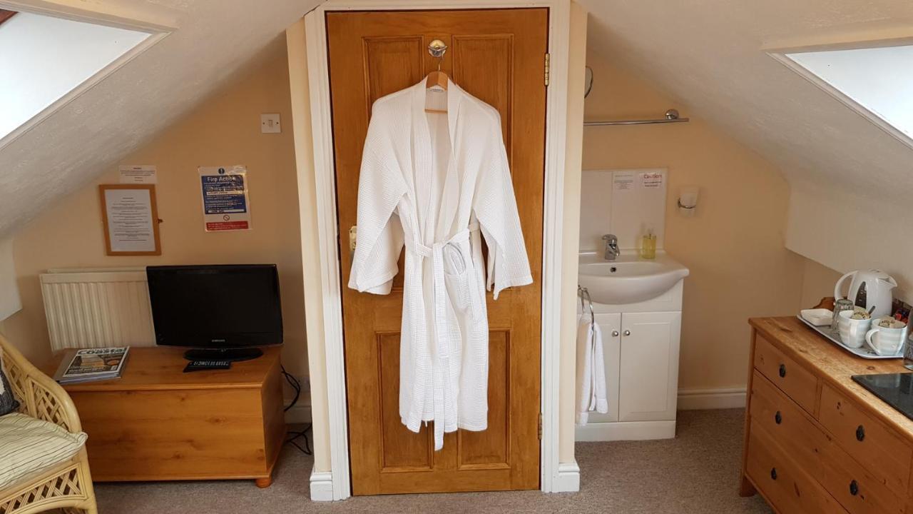 Blackthorn Farm Bed and Breakfast Holyhead Esterno foto