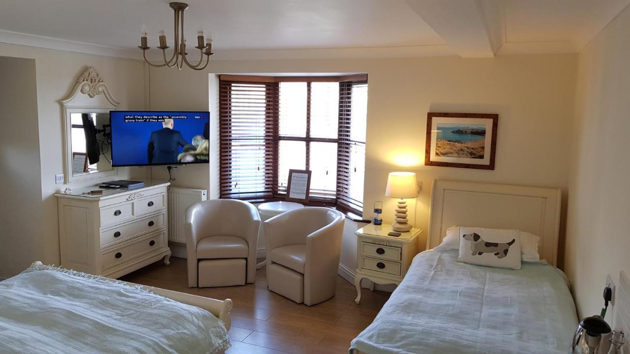 Blackthorn Farm Bed and Breakfast Holyhead Esterno foto